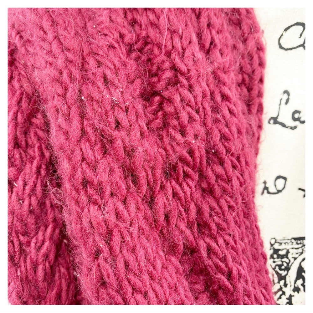 Chunky Knitted Burgundy Scarf with Fringe - Picture 3 of 4